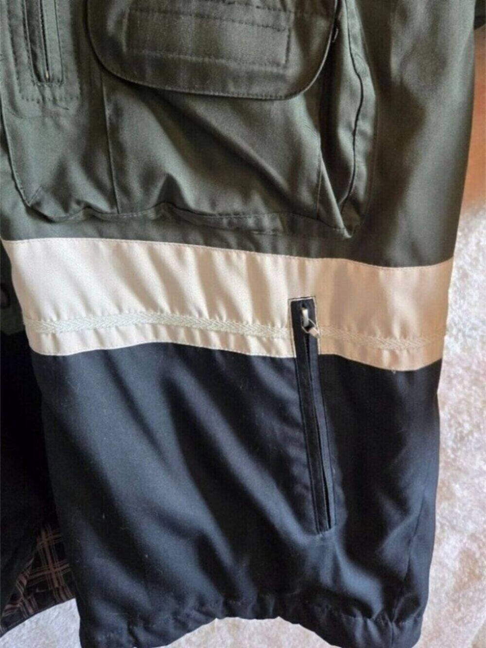 Bogner Sports Green and Black Ski Jacket with White Accents Sz 44 - Picture 3 of 9